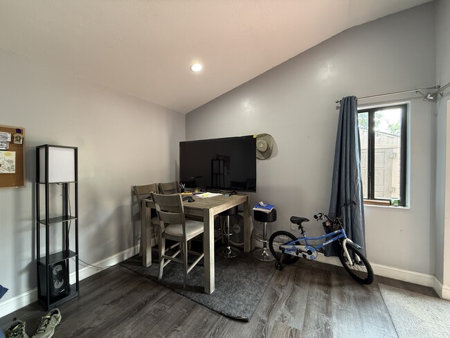 Foto del edificio - 18645 NW 53rd Ave