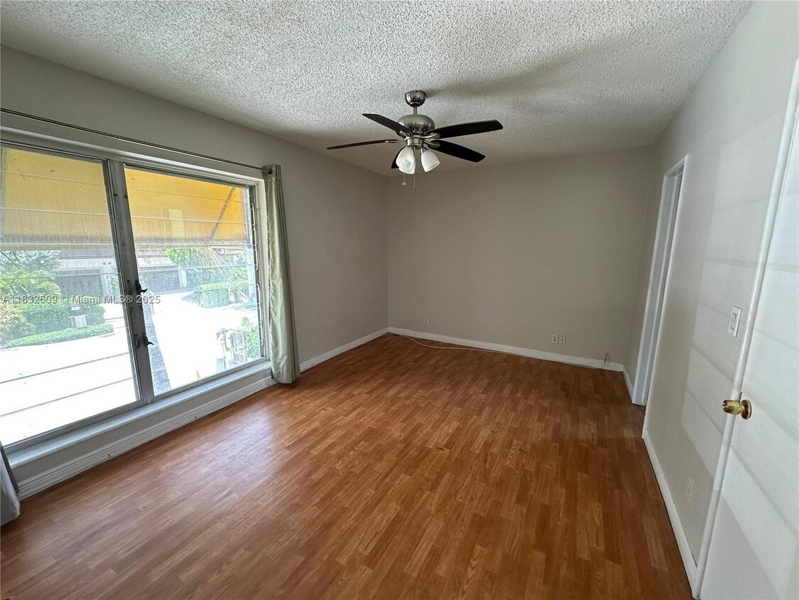 Building Photo - 90 Isle of Venice Dr