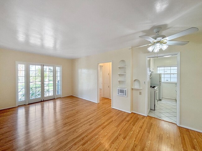 Foto del edificio - Charming 1BD/1BA Condo in Hillcrest W/ Sha...