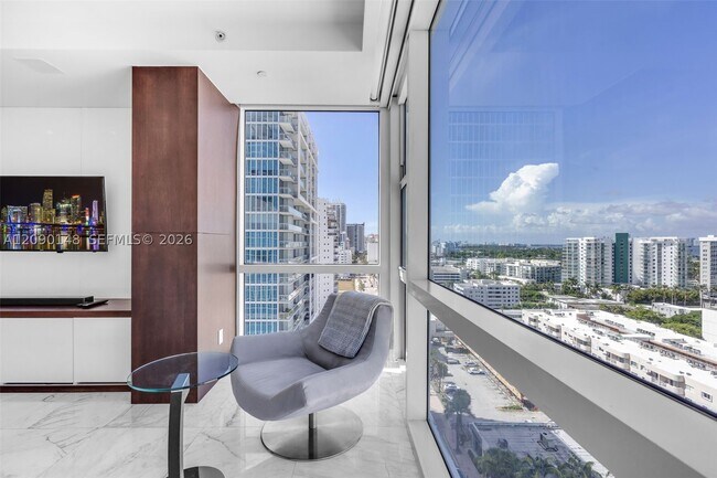 Foto del edificio - 6801 Collins Ave