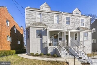 Building Photo - 50 53rd St SE