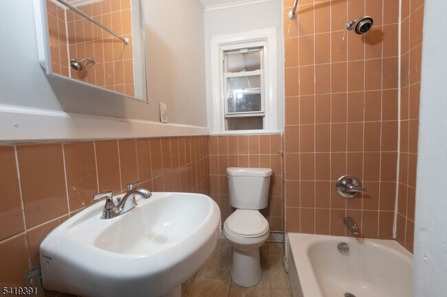 Building Photo - 297 W Broadway