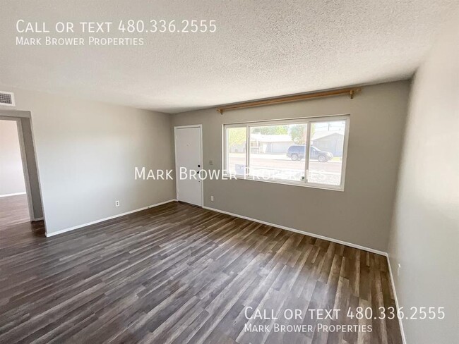 Building Photo - 1030 S Parkside Dr