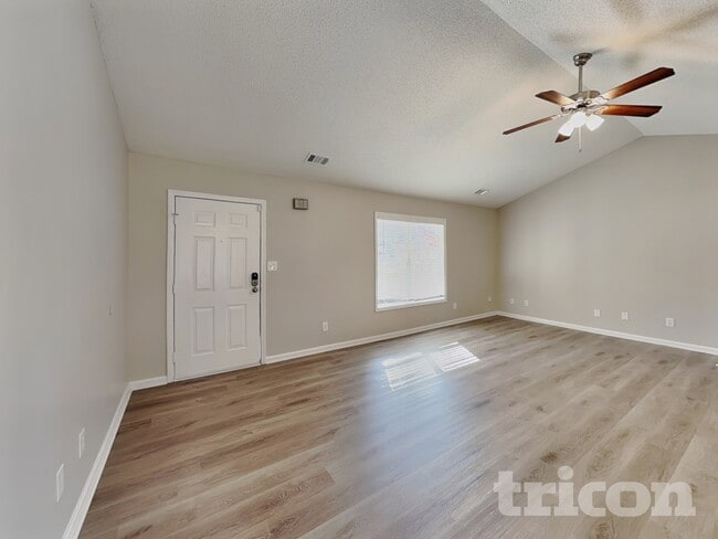 Building Photo - 3023 Ryan Rd