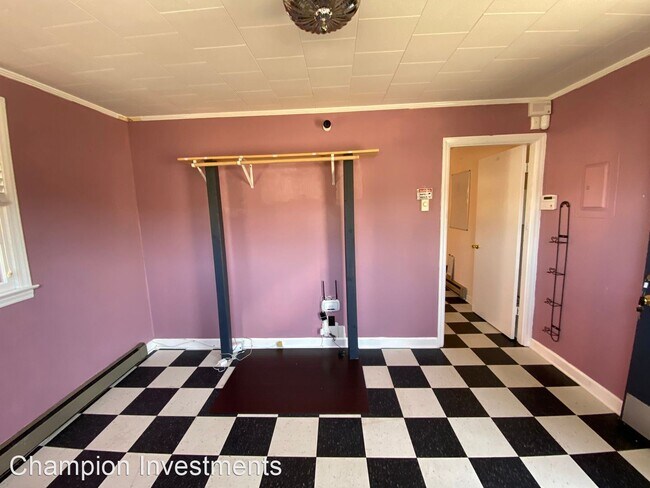 Building Photo - Studio, 0.5 bath House - 110 East Court St.