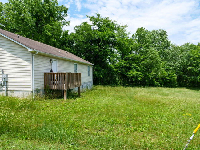 Building Photo - 1231 Pine Ave