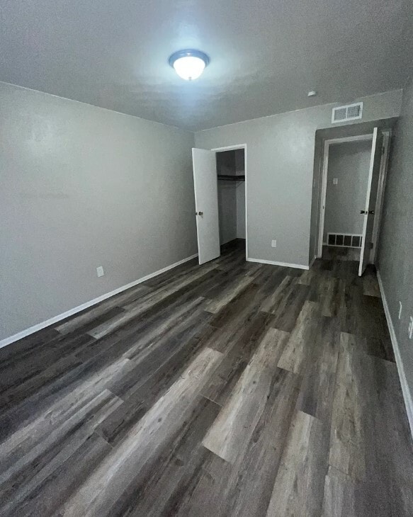 Building Photo - 4774 Kings Dr