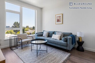 Building Photo - 815 Old County Rd