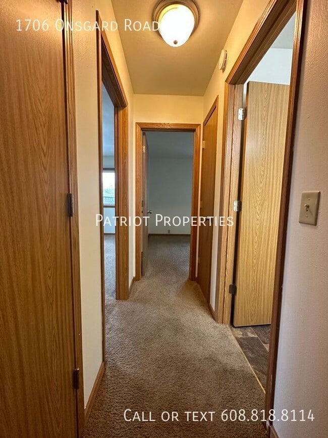 Foto del edificio - 2 bedroom/ 1 bath apartment in Madison, WI