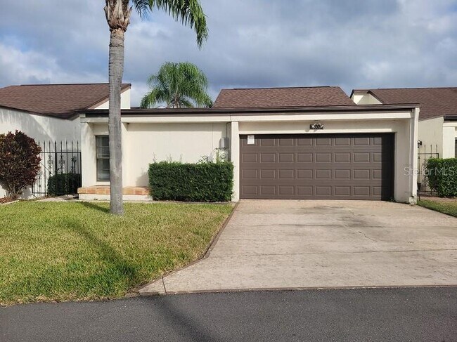 Building Photo - 4602 Somerset Pl