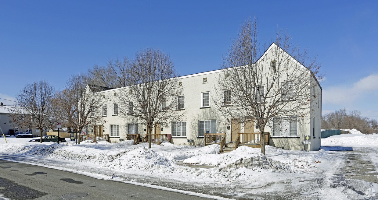 Primary Photo - 59-69 Whitfield St