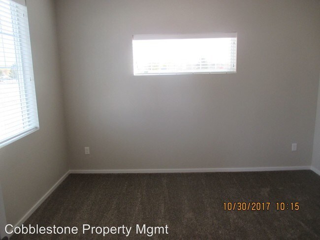 Building Photo - 1682 N Madderlake Ave