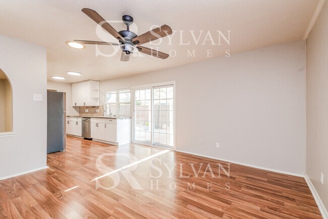 Building Photo - Feel right at home in this charming 3 bedr...