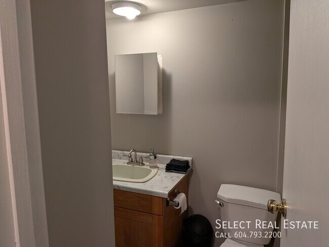 Photo du bâtiment - 1755 No 9 Highway215