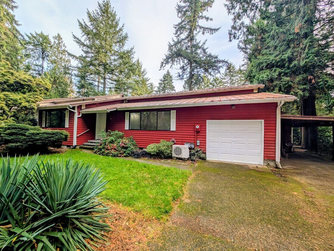 Foto principal - Corner Lot Triplex Unit in Gig Harbor, Ava...