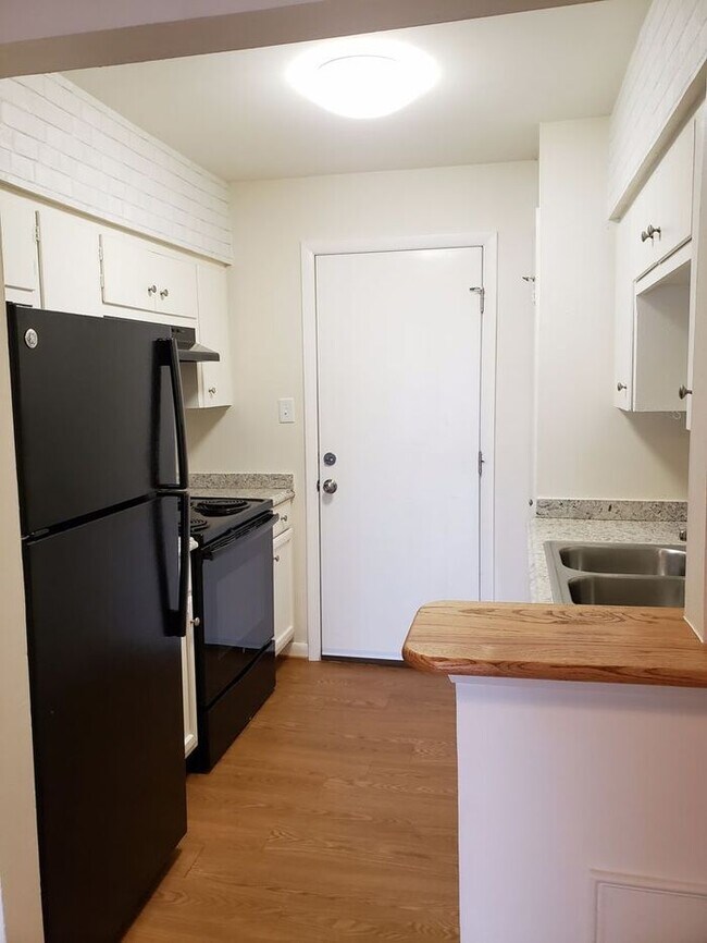 Riviera Apartments located in popular Plaz... House for Rent in