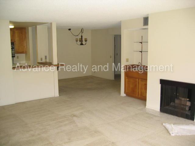 Building Photo - 2607 Pirineos Way