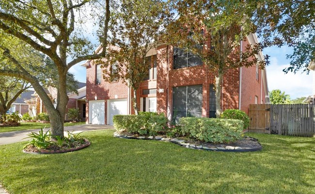 Building Photo - 12522 Meadowglen Dr