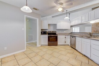 Building Photo - 13610 Tara Oak Dr