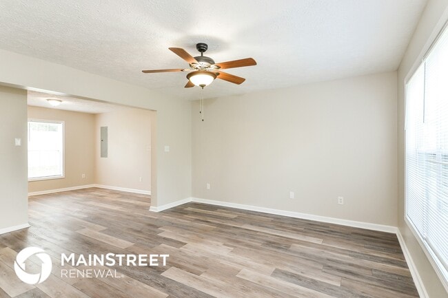 Building Photo - 12290 Versailles St