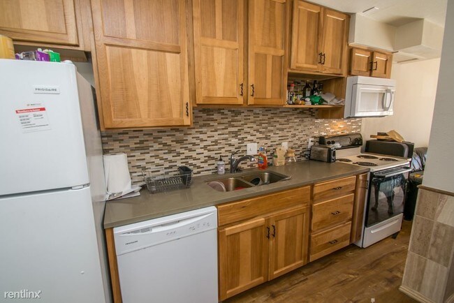 Building Photo - 3 br, 2 bath  - 2995 Euclid Ave Apt 3