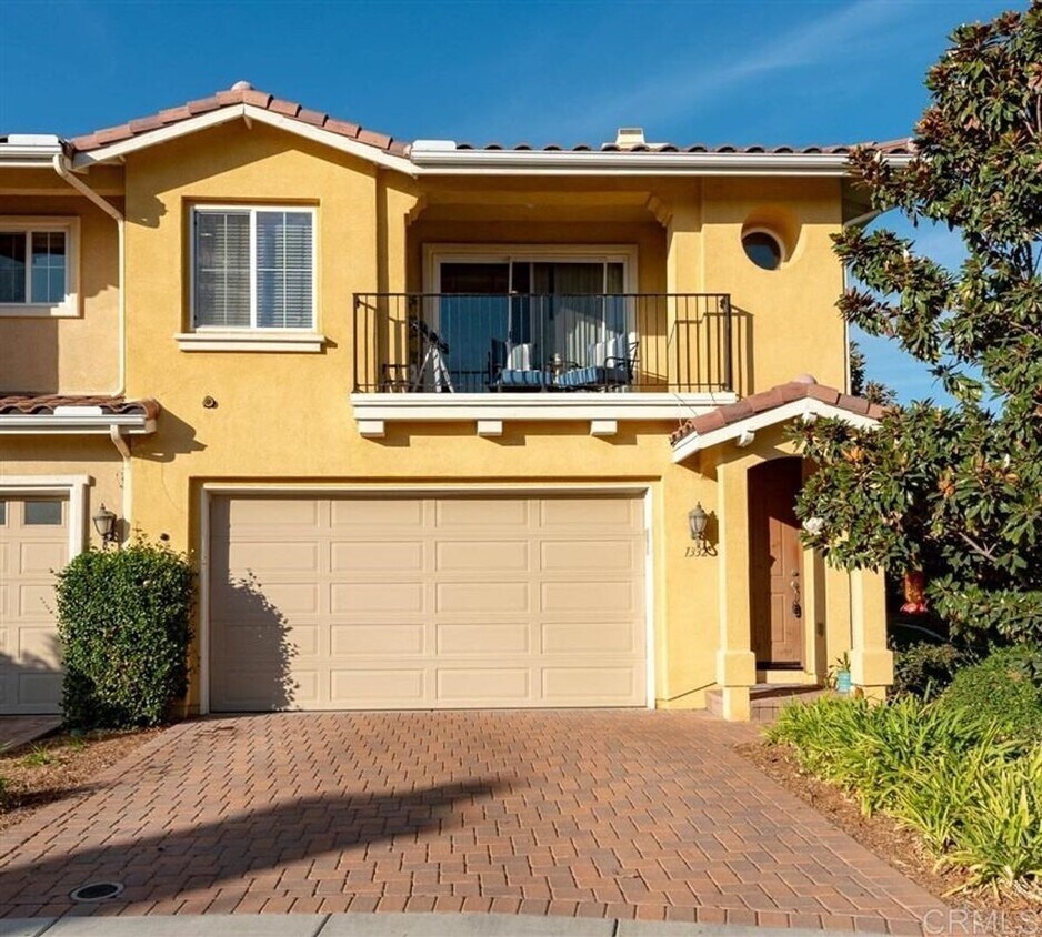 Foto principal - Large 2 Bedroom 2 Bath Open Concept Vista ...