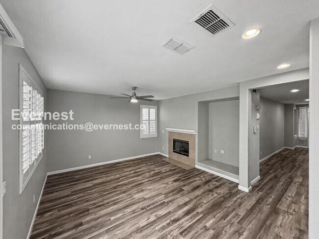 Foto del edificio - 1090 Azalea Ln