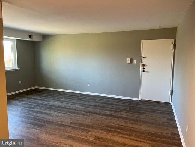 Building Photo - 9921 Bustleton Ave