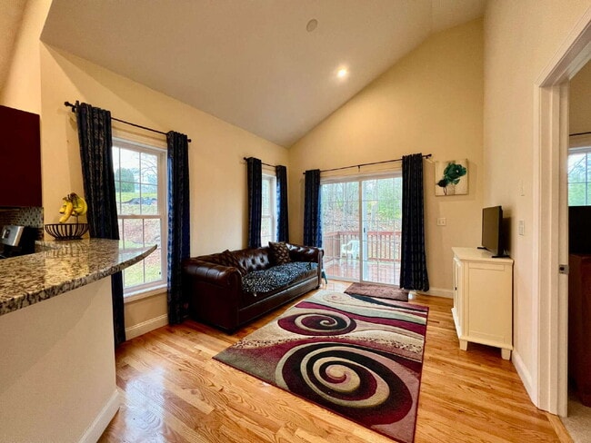 Building Photo - New listing! Beautiful home in Bellingham!