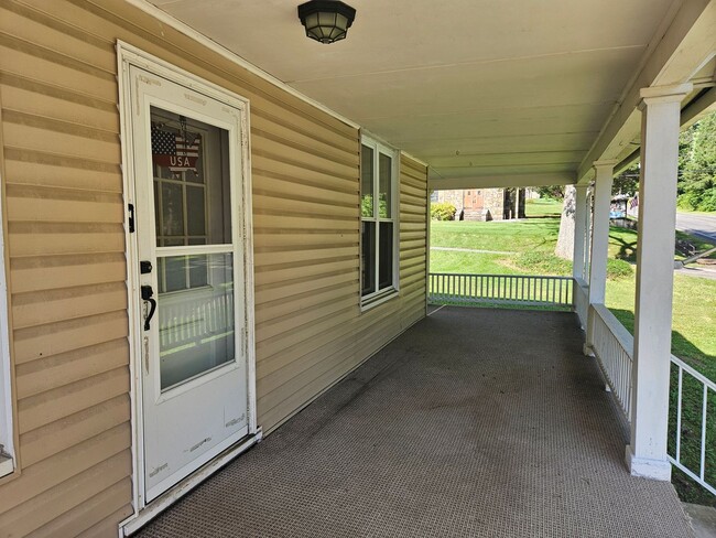 Building Photo - 4 Bedroom Home in Warriors Mark