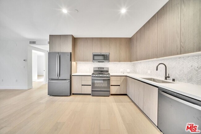 Foto del edificio - 4506 Dockweiler St