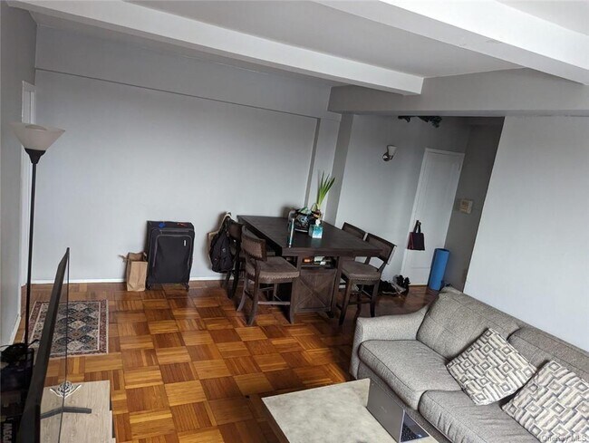 Foto del edificio - 1440 Wood Rd