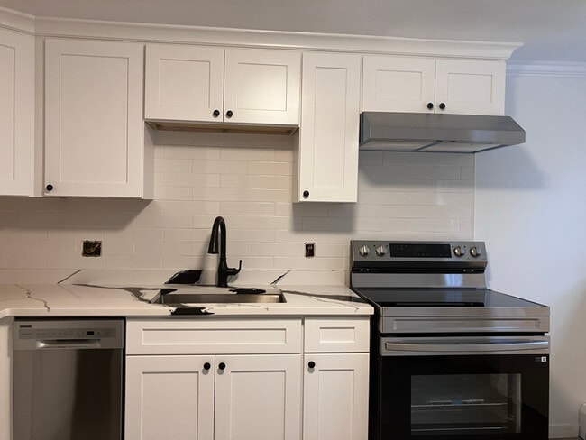 Photo - 495 Lafayette Rd Apartment