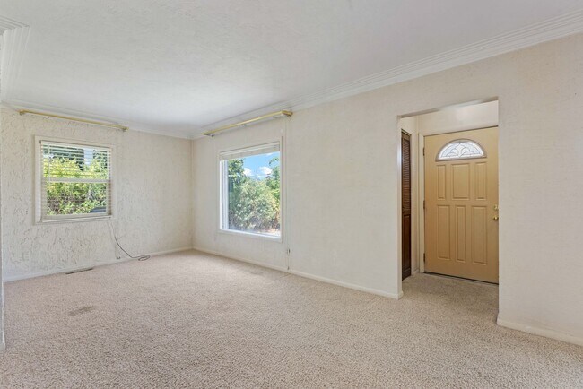 Foto del edificio - 4 BED 2.5 BATH HOME IN REXBURG