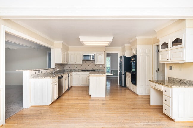 Building Photo - 2617 All Saints Ct