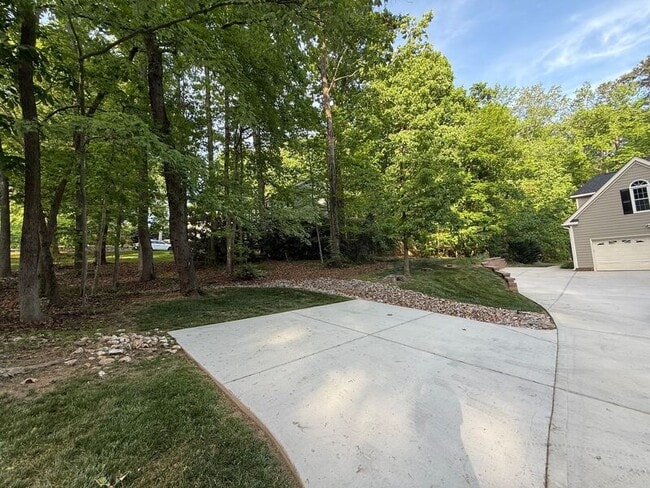 Foto del edificio - 9412 Springdale Dr