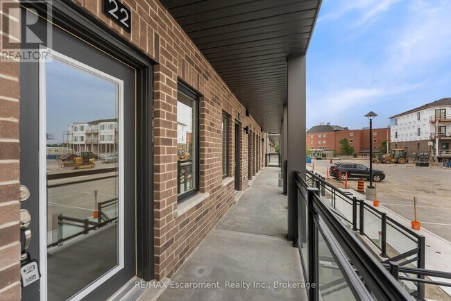 Photo du bâtiment - 940-940 St David St N