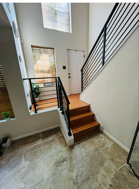 Building Photo - 8102 Chapel Cove Dr