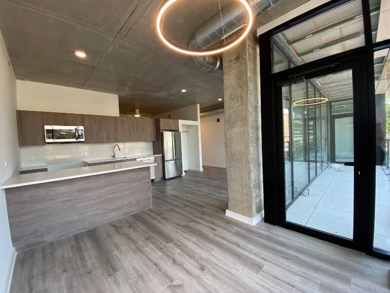 1118 W Patterson Ave, Chicago, IL 60613 Room for Rent in Chicago, IL