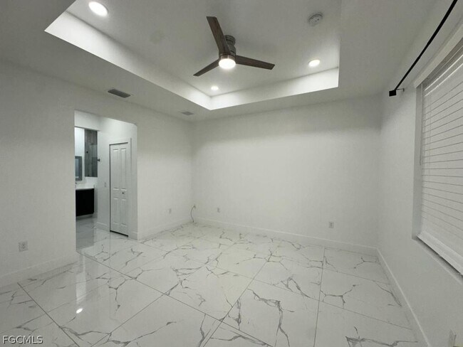 Building Photo - 325 Paulcrest Ave