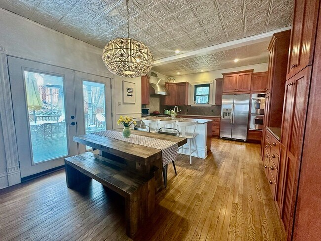 Foto del edificio - 516 Fourth Street 1.2 miles to CC, 4 Bed 2...
