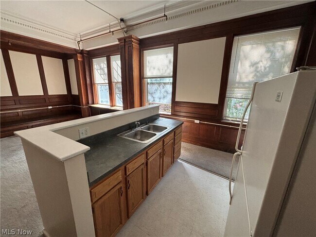 Foto del edificio - 5644 Broadway Ave