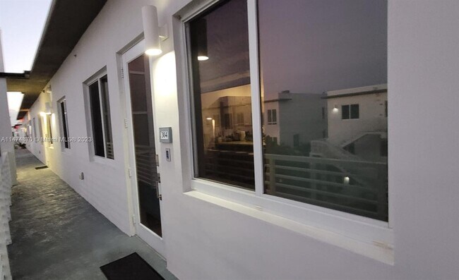 Building Photo - 6420 NW 102nd Path