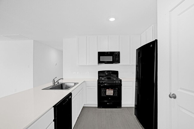Building Photo - 803 Ginkgo Wy