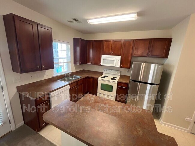 Photo - 6531 Avonlea Ct Townhome