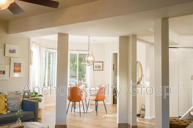 Foto del edificio - 331 Sunflower Ct