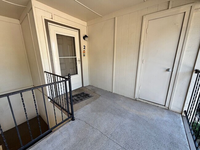Foto del edificio - 1717 E Lindsey St