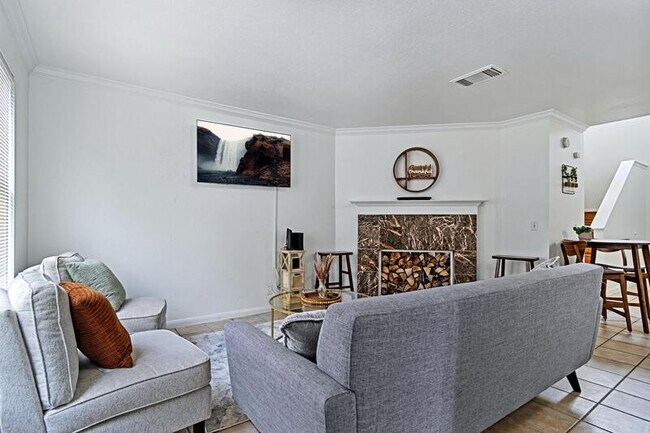 Foto del edificio - 6106 Broad Brook Drive