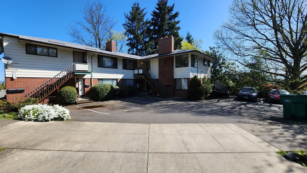 Primary Photo - 2575 NW Lovejoy St