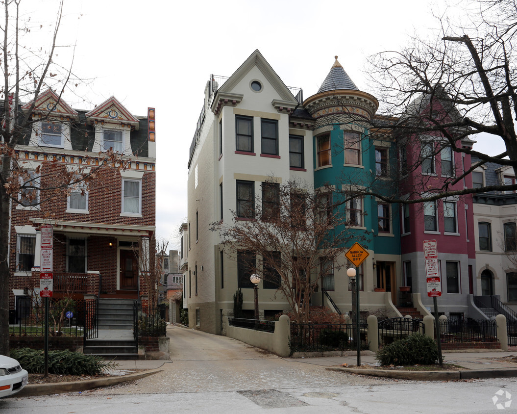 Foto principal - 1314 Kenyon St NW